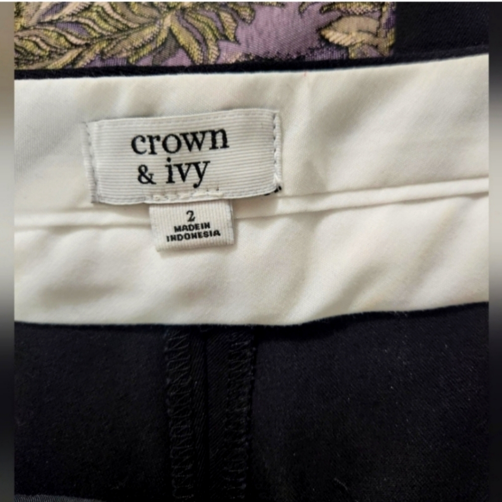 Crown & lvy Crop Pants - Picture 6 of 10